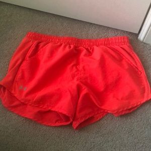 Under Armour Shorts with pockets
